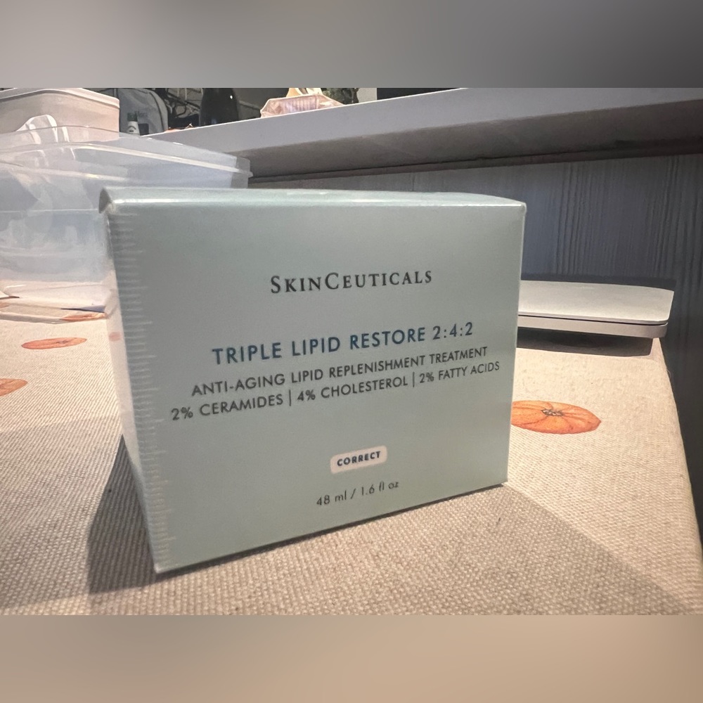 SkinCeuticals Triple Lipid Restore 2:4:2 treatment